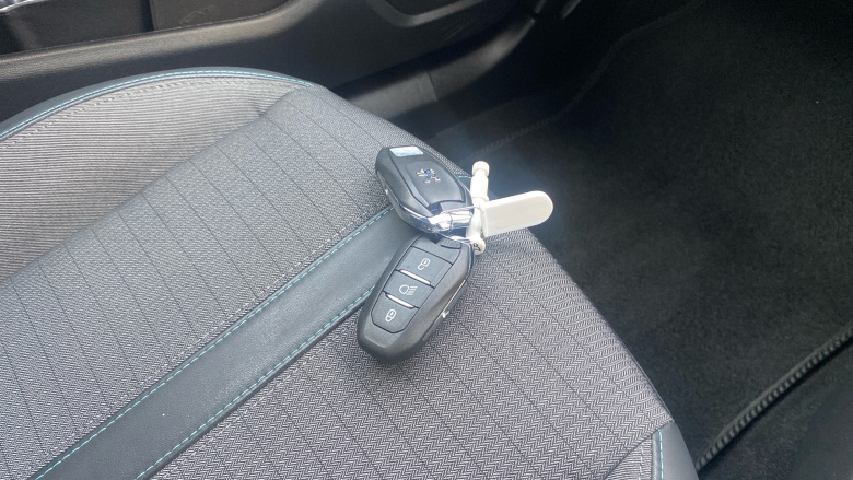 Peugeot 2008 1.2 PureTech 130 Allure Premium+ 5dr Petrol Estate